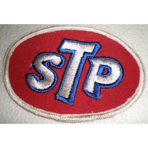 Patch ecusson STP fond rouge tour blanc gazoline & motor oil petit